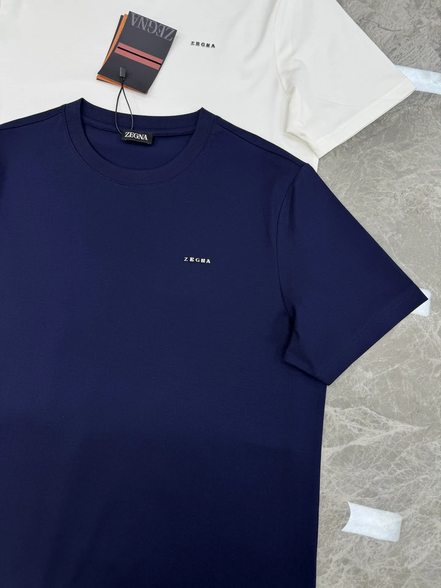 185 ⚜️ZEGNA 26s New Arrival T . ， Breathable， ！ logo ， . ， 。 Versatile， 、 、 ， OK ， ， ！ ！ ：Black.Bright Red. .White.Sizes：M-3XL（S 4XL ） ❗️175/145 XL